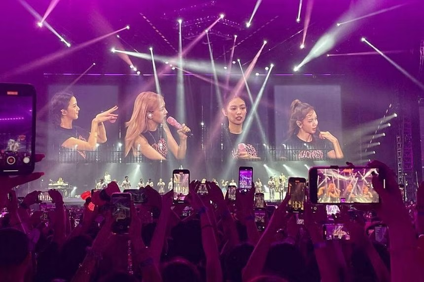 Cựu fan cứng phê phán gay gắt màn diễn của Blackpink tại Singapore - Ảnh 3. Cựu fan cứng phê phán gay gắt màn diễn của Blackpink tại Singapore - Ảnh 3.