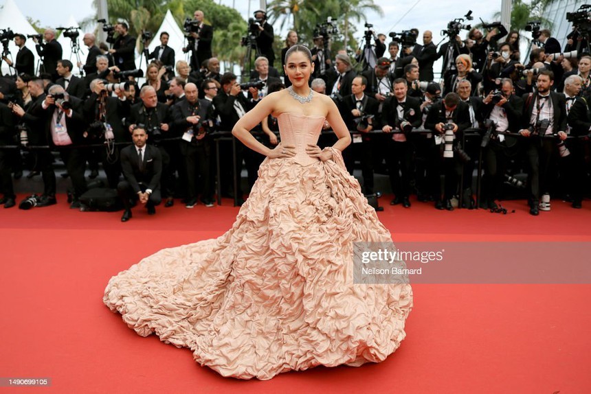 Dàn sao châu Á qua ống kính Getty Images tại LHP Cannes 2023: Chompoo Araya so kè ác liệt với Phạm Băng Băng, Chu Nhất Long soái khí như tổng tài - Ảnh 8.