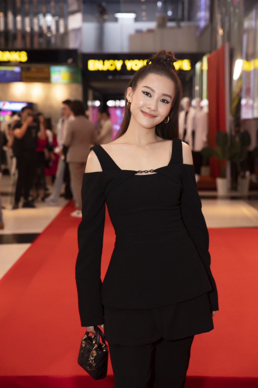 Khả Ngân: 'Tôi từng bị ám ảnh khi đóng Hậu duệ mặt trời, lần này thì..." - Ảnh 1.