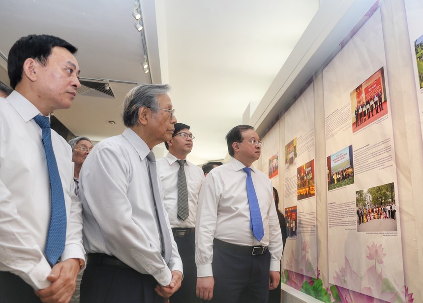 Triển lãm tôn vinh 133 tấm gương bình dị mà cao quý - Ảnh 2.