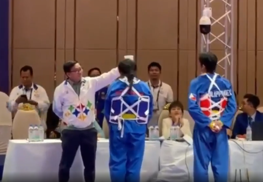 Những chuyện độc lạ ở SEA Games 32: Từ bốc thăm giành HCV cho đến vụ ẩu đả kinh hoàng ở môn bóng đá nam - Ảnh 1. Những chuyện độc lạ ở SEA Games 32: Từ bốc thăm giành HCV cho đến vụ ẩu đả kinh hoàng ở môn bóng đá nam - Ảnh 1.