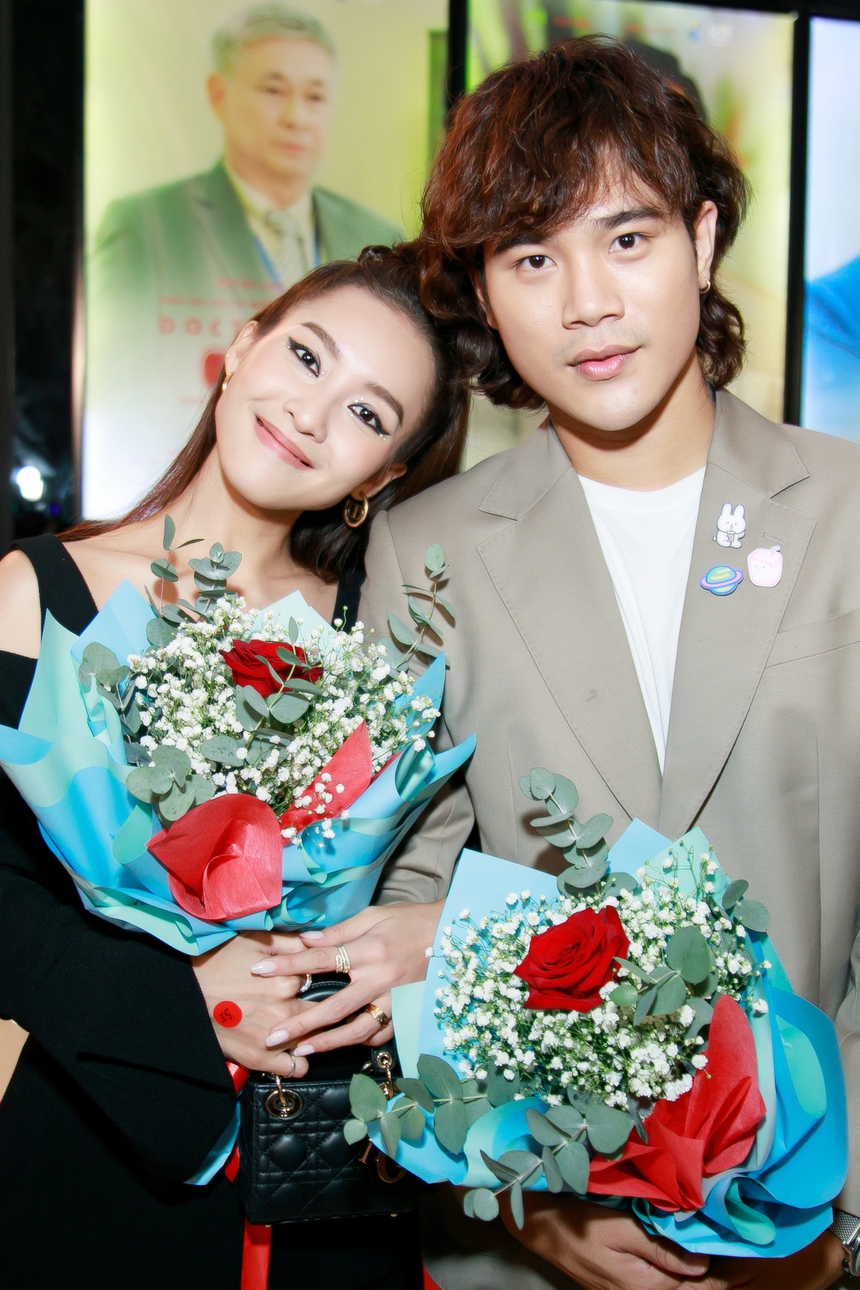 Khả Ngân cặp kè bạn diễn mới sau 'Gia đình mình vui bất thình lình', nói gì khi bị chê diễn dở? - Ảnh 4.