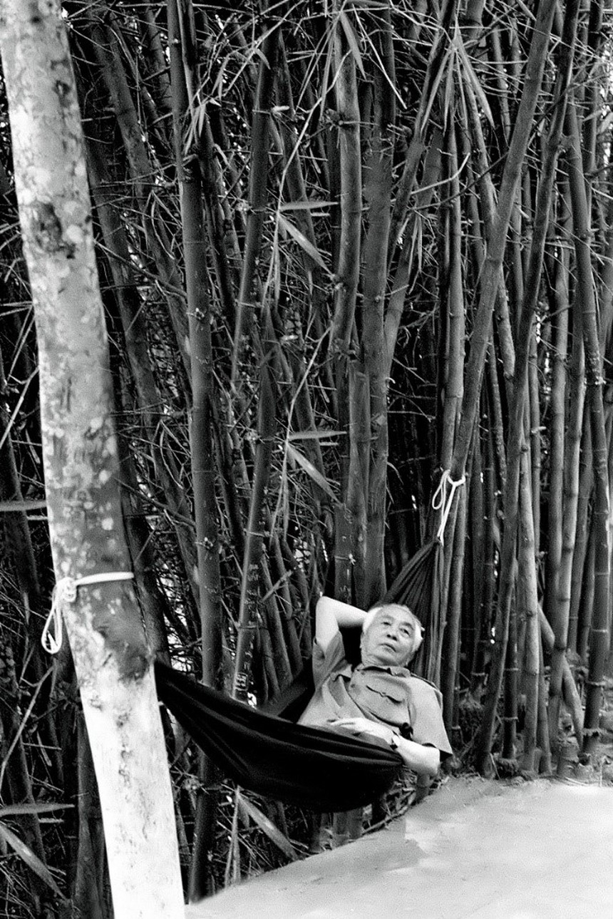 Vinh danh những nhiếp ảnh gia của TTXVN (kỳ 3): Trần Tuấn - đường đến với những bức ảnh về Đại tướng Võ Nguyên Giáp - Ảnh 3. Vinh danh những nhiếp ảnh gia của TTXVN (kỳ 3): Trần Tuấn - đường đến với những bức ảnh về Đại tướng Võ Nguyên Giáp - Ảnh 3.