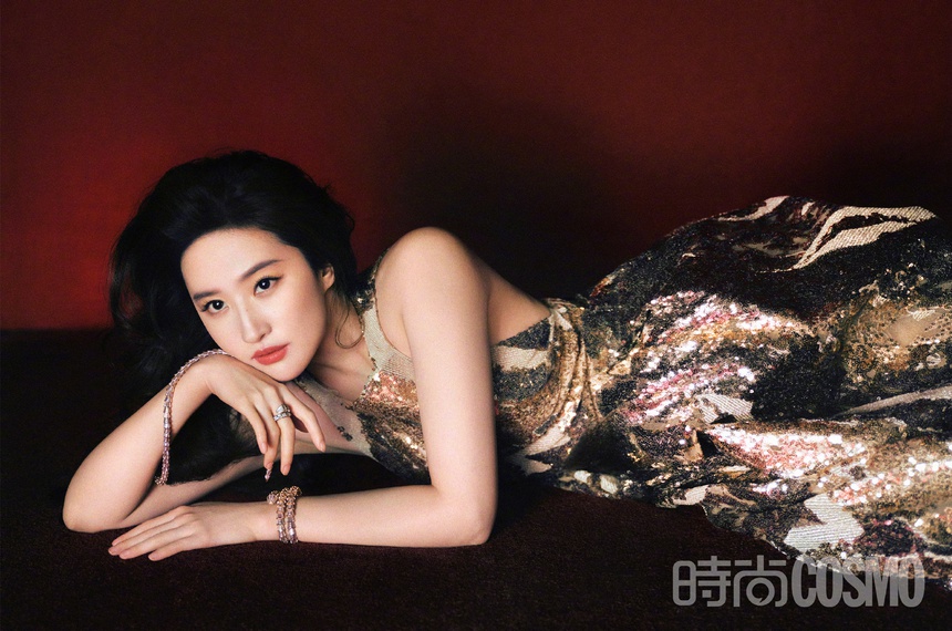 Lưu Diệc Phi trên bìa tạp chí tháng 6/2023: 'Hãy từ bỏ sự tự mãn' - Ảnh 11.