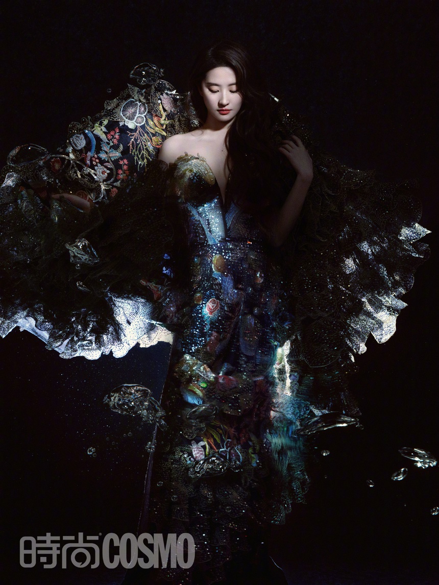 Lưu Diệc Phi trên bìa tạp chí tháng 6/2023: 'Hãy từ bỏ sự tự mãn' - Ảnh 7.