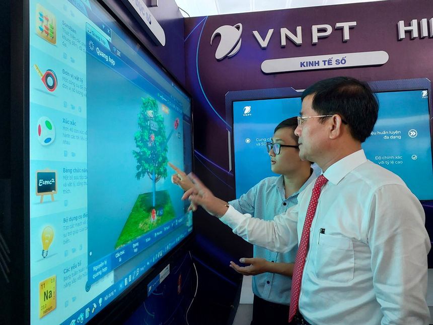 VTC Telecom phối hợp cùng VNPT Hậu Giang giới thiệu sản phẩm học liệu ...