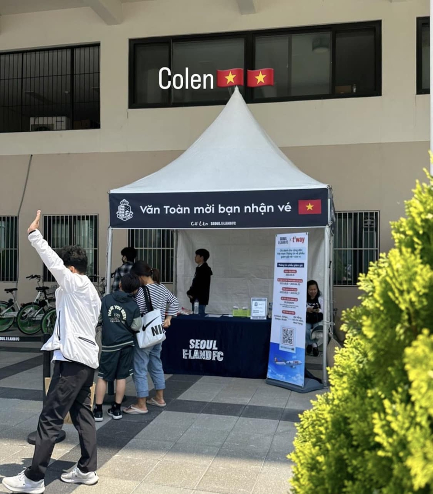 Văn Toàn có một nơi riêng để mời CĐV nhận vé xem Seoul E-land thi đấu, đội bóng Hàn Quốc làm fan-service tốt không thua các idol Kpop - Ảnh 2. Văn Toàn có một nơi riêng để mời CĐV nhận vé xem Seoul E-land thi đấu, đội bóng Hàn Quốc làm fan-service tốt không thua các idol Kpop - Ảnh 2.