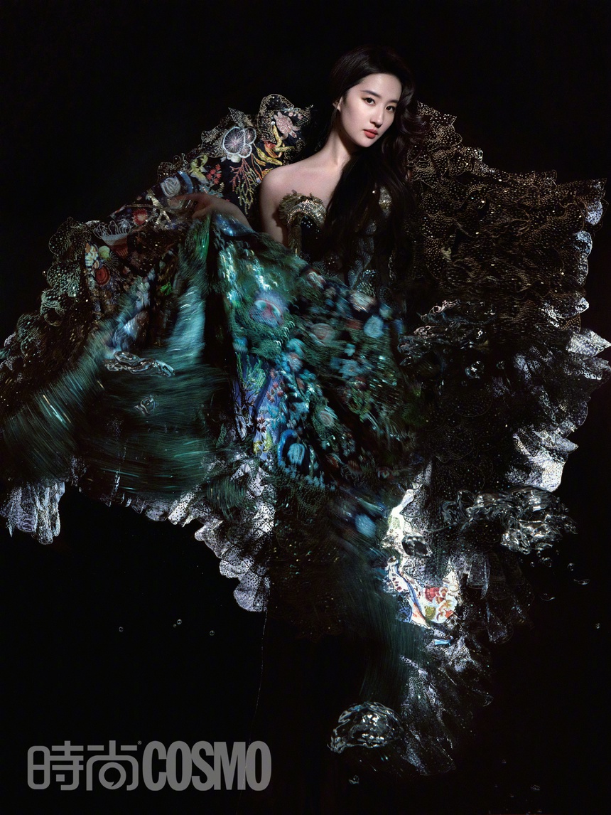 Lưu Diệc Phi trên bìa tạp chí tháng 6/2023: 'Hãy từ bỏ sự tự mãn' - Ảnh 6.