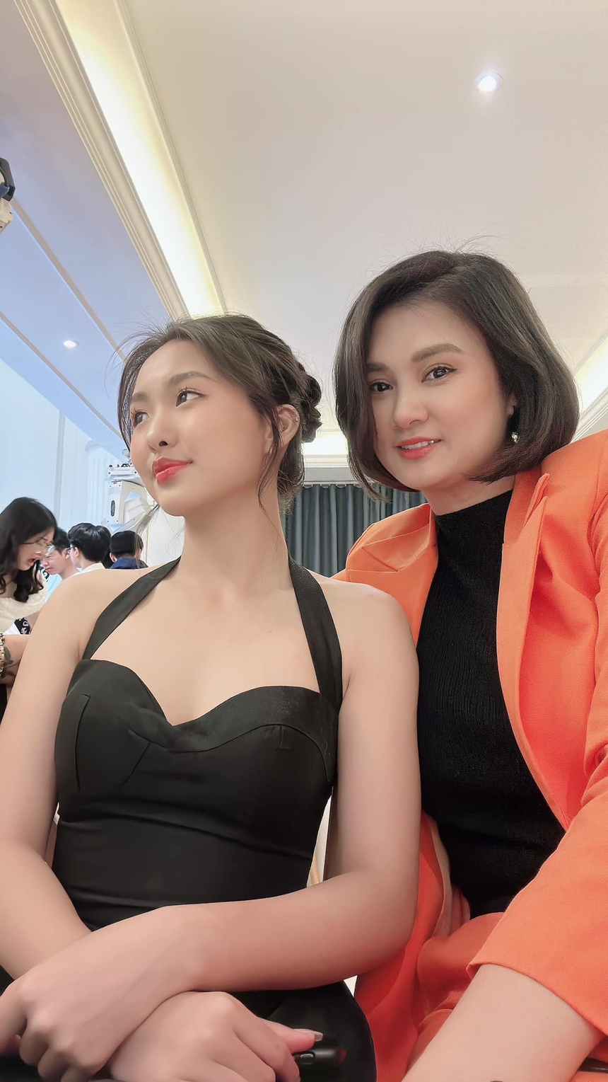 Hoa khôi bóng chuyền Kim Huệ nhắn nhủ về sự học với con gái hotgirl, nhận 'bão like' vì quá chuẩn - Ảnh 4.