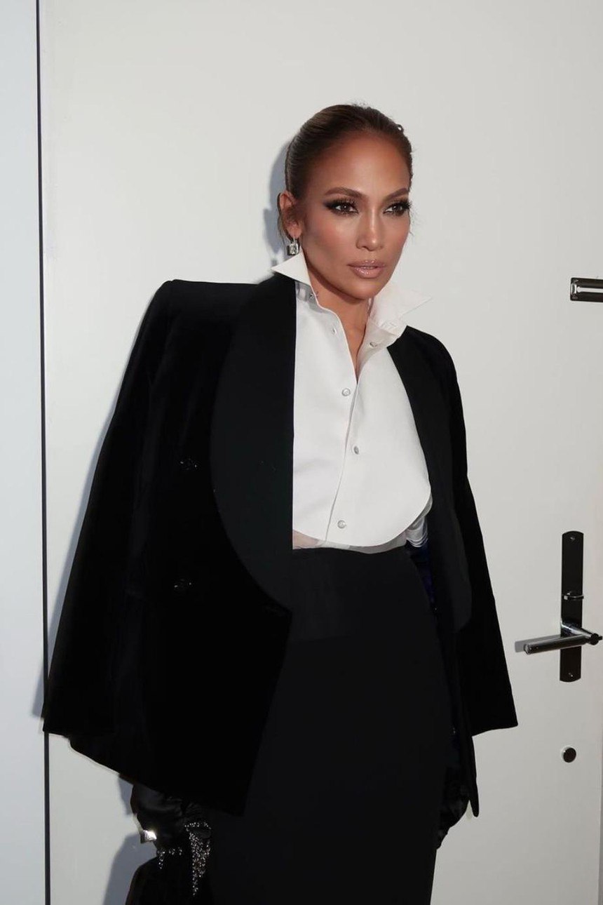 Tiệc hậu Met Gala 2023 - nơi các IT Girl bắt đầu bung xõa: Kendall gây choáng với body siêu thực, Kylie hóa queen, có nàng diện áo in tiếng Việt - Ảnh 15.