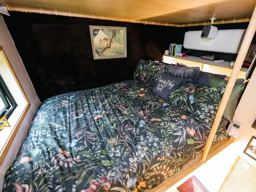 Bác sĩ 43 tuổi xây nhà 30m2 độc lạ từ vỏ thùng container: Tổng chi phí hết 500 triệu đồng, có tổng 4 phòng với đầy đủ công năng - Ảnh 6. Bác sĩ 43 tuổi xây nhà 30m2 độc lạ từ vỏ thùng container: Tổng chi phí hết 500 triệu đồng, có tổng 4 phòng với đầy đủ công năng - Ảnh 6.