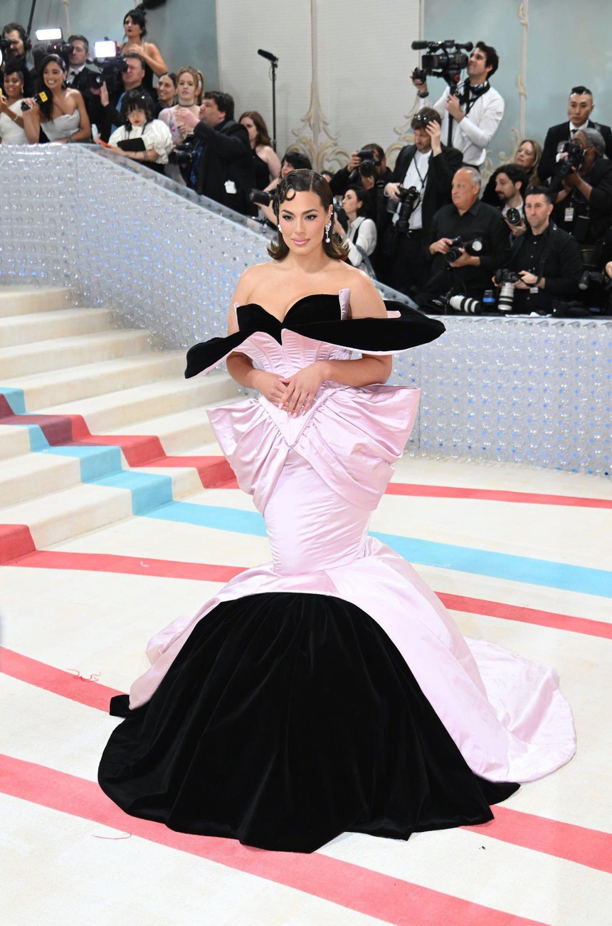 Thảm đỏ Met Gala 2023: Anne Hathaway xứng danh nữ thần, biệt đội châu Á 'ăn đứt' hội IT girl - Ảnh 36.