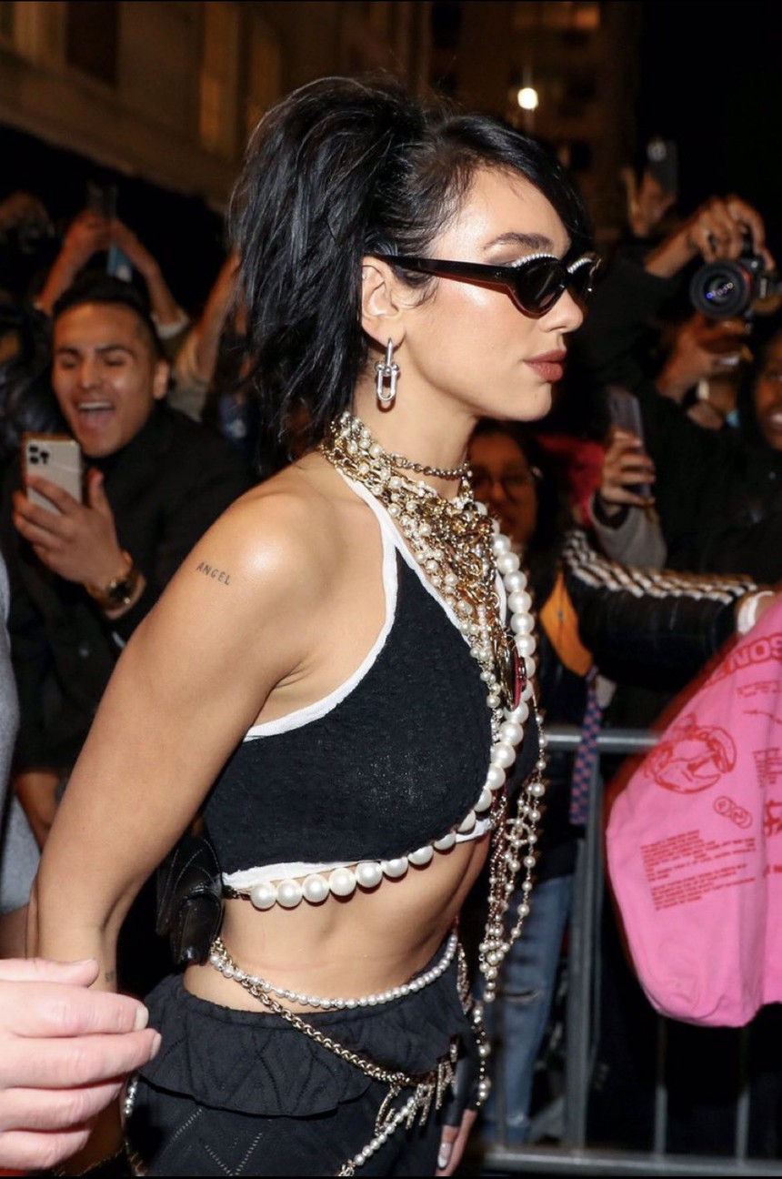 Tiệc hậu Met Gala 2023 - nơi các IT Girl bắt đầu bung xõa: Kendall gây choáng với body siêu thực, Kylie hóa queen, có nàng diện áo in tiếng Việt - Ảnh 11.