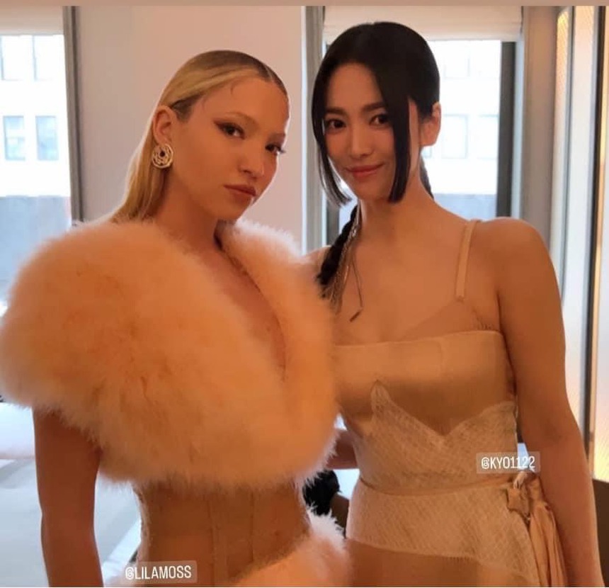 “Nữ thần” Song Hye Kyo xinh đẹp lộng lẫy, thu hút vạn ánh nhìn trên thảm đỏ Met Gala  - Ảnh 5.