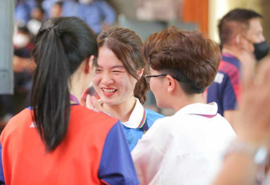 Nữ trọng tài xinh đẹp rơi nước mắt khi Việt Nam giành Huy chương vàng đầu tiên của toàn SEA Games 32 - Ảnh 7.