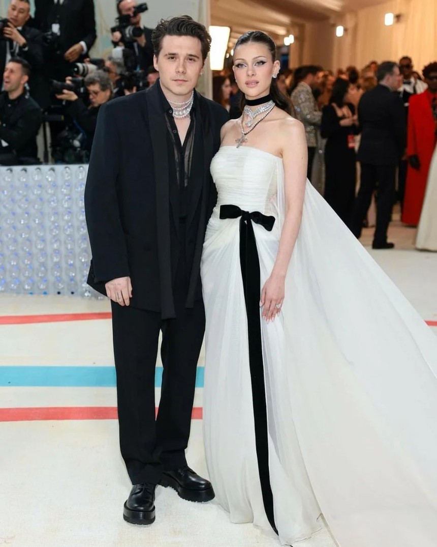 Thảm đỏ Met Gala 2023: Anne Hathaway xứng danh nữ thần, biệt đội châu Á 'ăn đứt' hội IT girl - Ảnh 16.