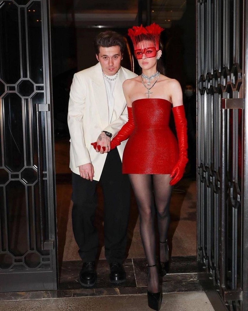 Tiệc hậu Met Gala 2023 - nơi các IT Girl bắt đầu bung xõa: Kendall gây choáng với body siêu thực, Kylie hóa queen, có nàng diện áo in tiếng Việt - Ảnh 6.