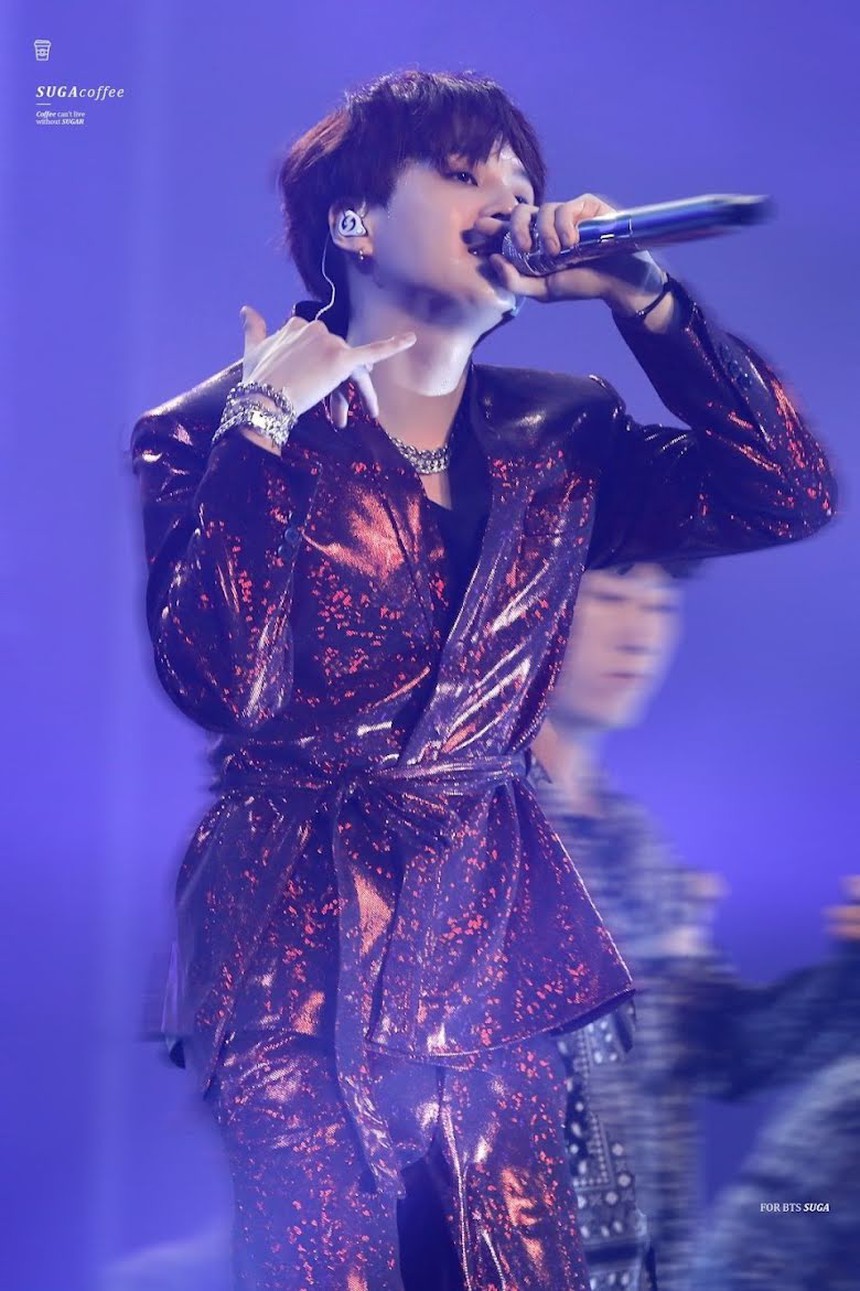 (Bài đăng Chủ nhật) Suga BTS không hề xấu hổ với 'mác' thần tượng - Ảnh 1. (Bài đăng Chủ nhật) Suga BTS không hề xấu hổ với 'mác' thần tượng - Ảnh 1.