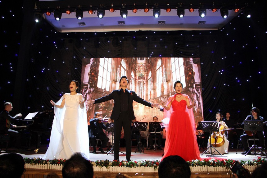 Đỗ Vũ Lan Nhung thăng hoa trong đêm nhạc thính phòng đầu tiên - Ảnh 4.