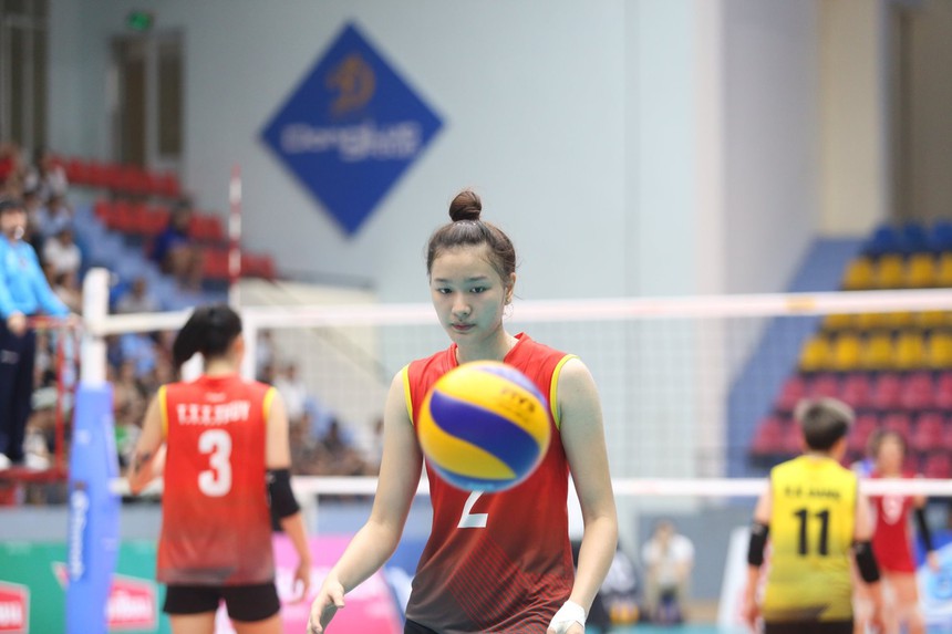 'Ngây ngất' trước nhan sắc vạn người mê của hoa khôi bóng chuyền Đặng Thị Kim Thanh - Ảnh 3.