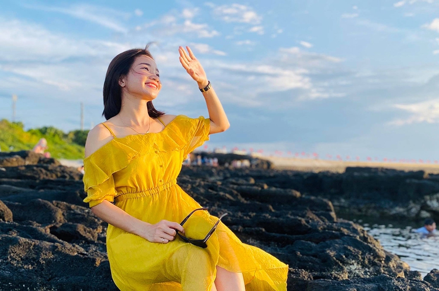 Nguyễn Thị Oanh 'lột xác' với style đời thường, nữ tính dịu dàng hiếm thấy - Ảnh 5. Nguyễn Thị Oanh 'lột xác' với style đời thường, nữ tính dịu dàng hiếm thấy - Ảnh 5.