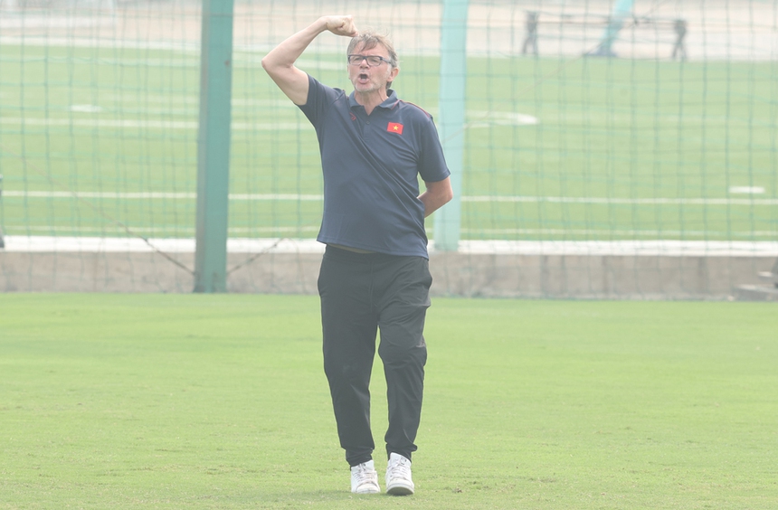 Bình luận: Mối lo Công Phượng hay bài toán khó của HLV Troussier - Ảnh 1.