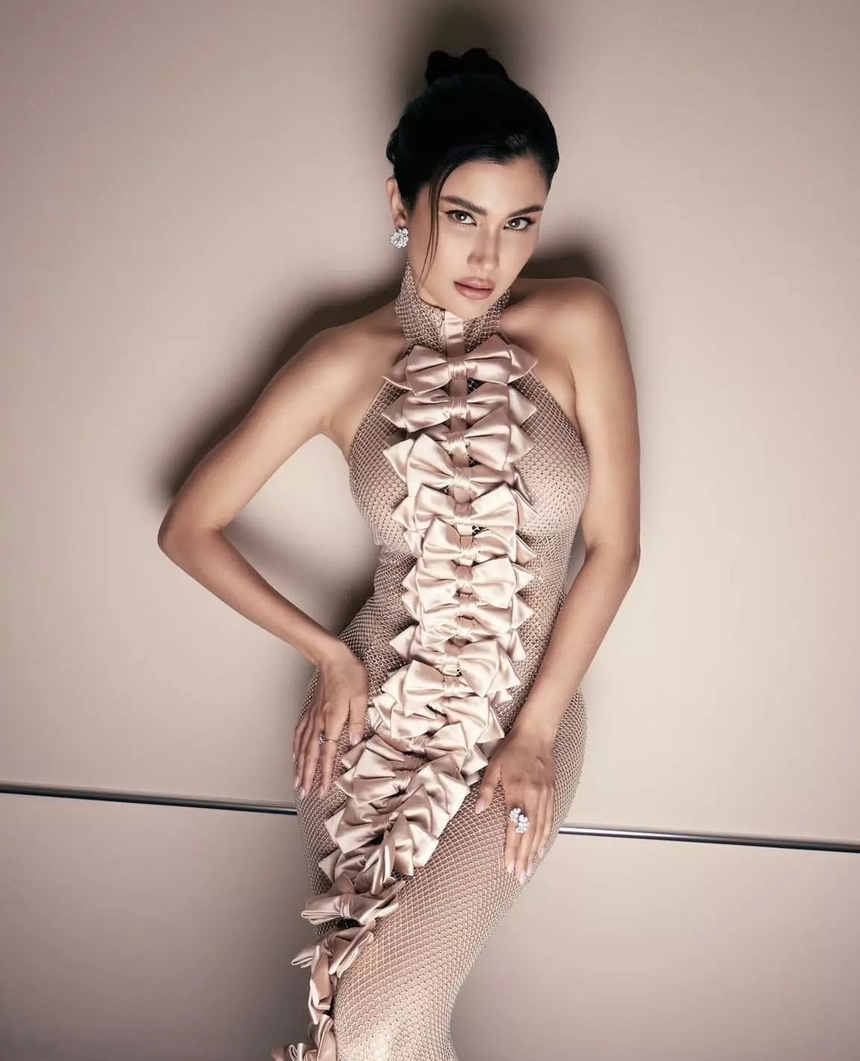 Loạt sao ‘hở bạo’ nhất thảm đỏ LHP Cannes 2023: Tình cũ Cristiano Ronaldo gây choáng, minh tinh Thái bị ‘ném đá’ - Ảnh 2.