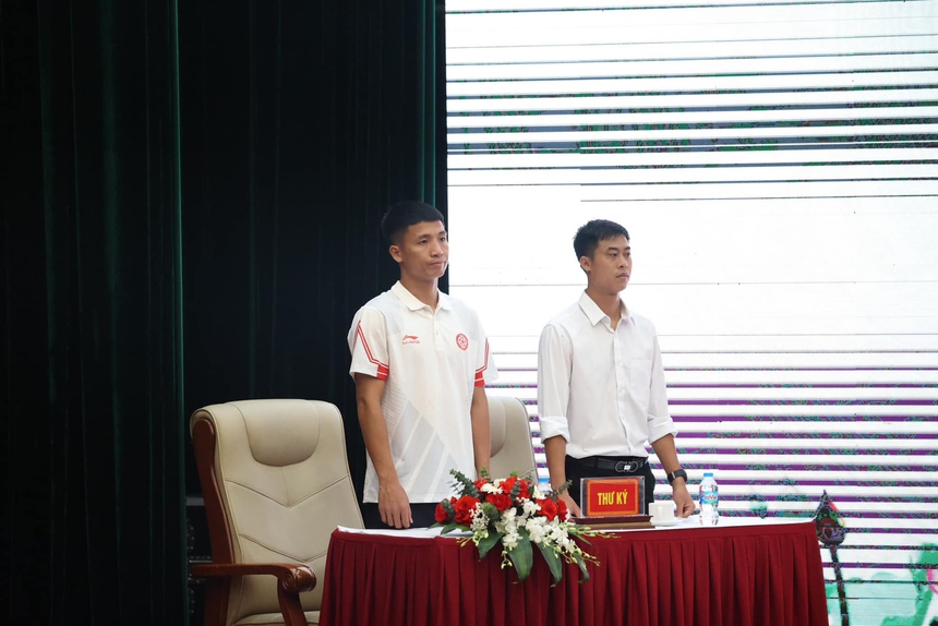 Đảng viên Bùi Tiến Dũng đứng vai thư ký Đại hội Công đoàn ở Viettel - Ảnh 3.