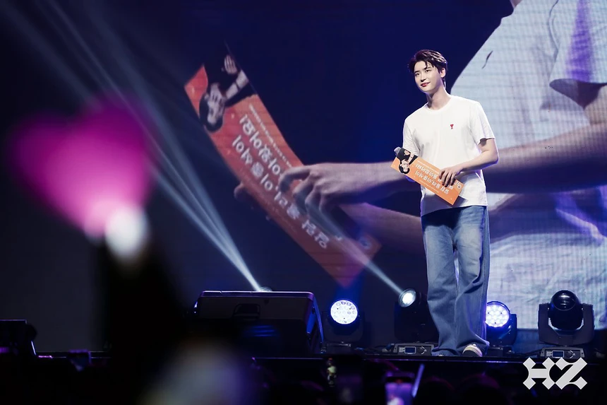 Việt Nam là điểm đến cuối cùng trong fanmeeting tour của Lee Jong Suk - Ảnh 4. Việt Nam là điểm đến cuối cùng trong fanmeeting tour của Lee Jong Suk - Ảnh 4.