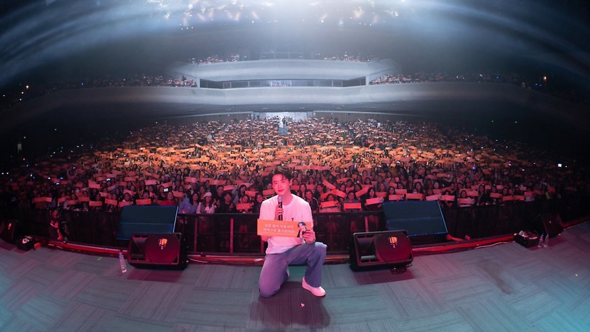 Việt Nam là điểm đến cuối cùng trong fanmeeting tour của Lee Jong Suk - Ảnh 5. Việt Nam là điểm đến cuối cùng trong fanmeeting tour của Lee Jong Suk - Ảnh 5.