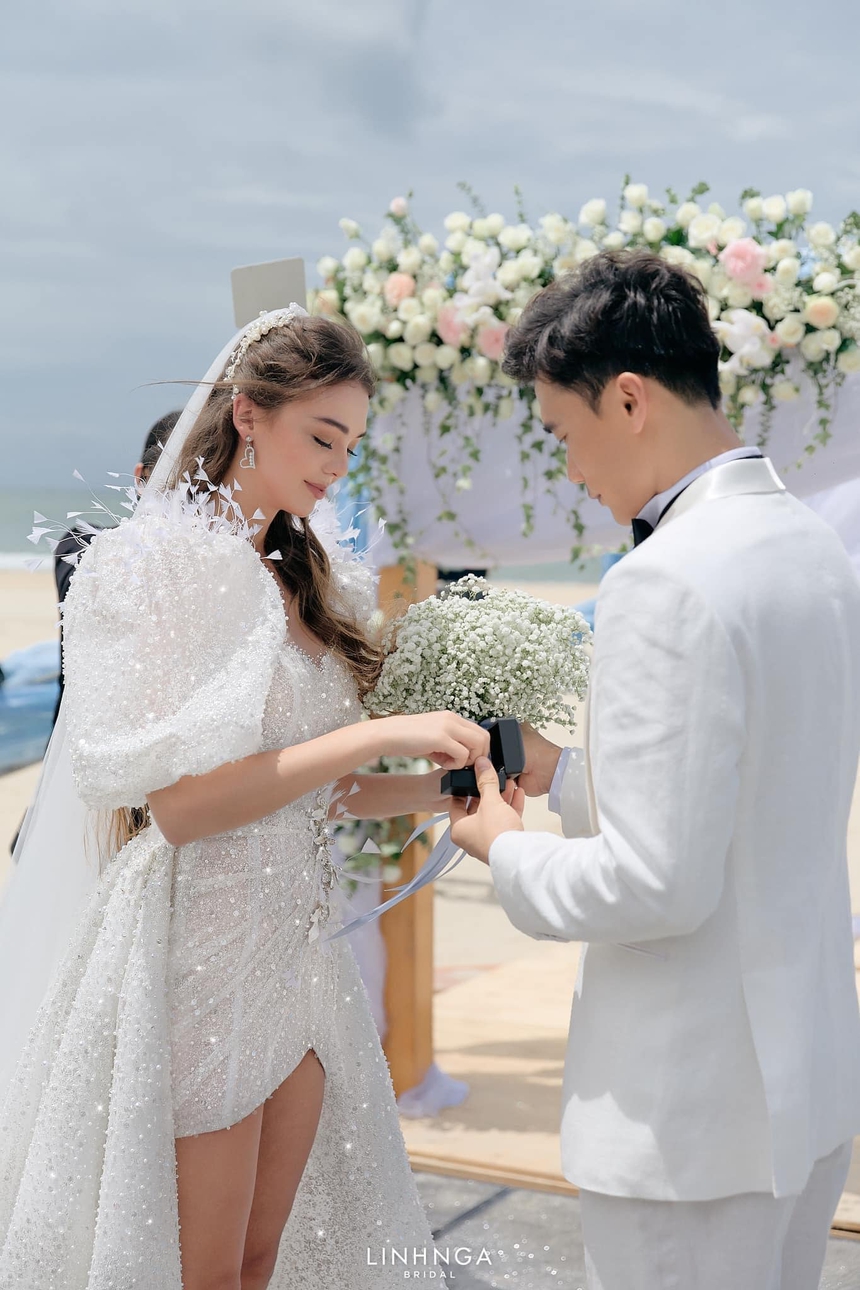 Thủ môn Bùi Tiến Dũng kỉ niệm 1 năm ngày cưới vợ siêu mẫu Ucraina: Đường tình thăng hoa, đường sự nghiệp trắc trở - Ảnh 5.