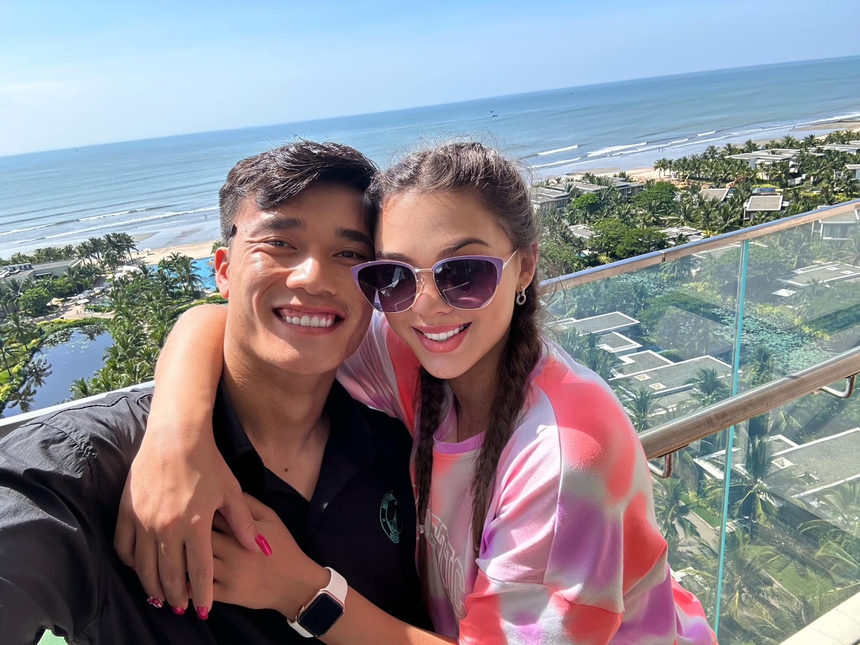 Thủ môn Bùi Tiến Dũng kỉ niệm 1 năm ngày cưới vợ siêu mẫu Ucraina: Đường tình thăng hoa, đường sự nghiệp trắc trở - Ảnh 8.