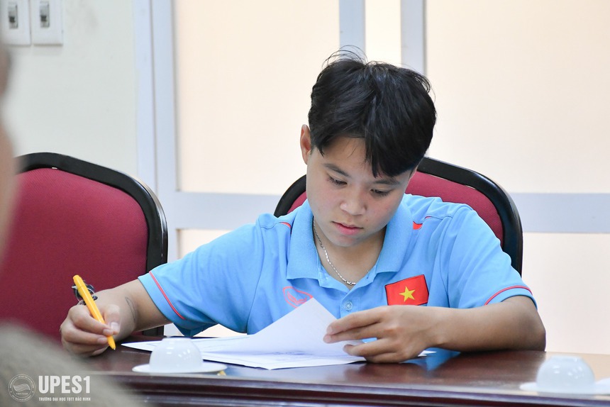 Hết SEA Games, Thanh Nhã cùng đồng đội đi học - Ảnh 5.