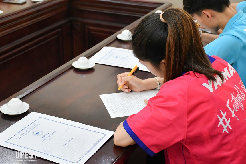 Hết SEA Games, Thanh Nhã cùng đồng đội đi học - Ảnh 7.