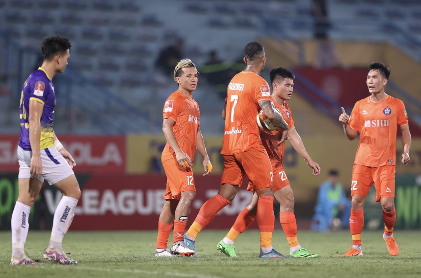 Trước vòng 9 Night Wolf V-League 2023: “Đèo cao, lối hẹp…” - Ảnh 1.