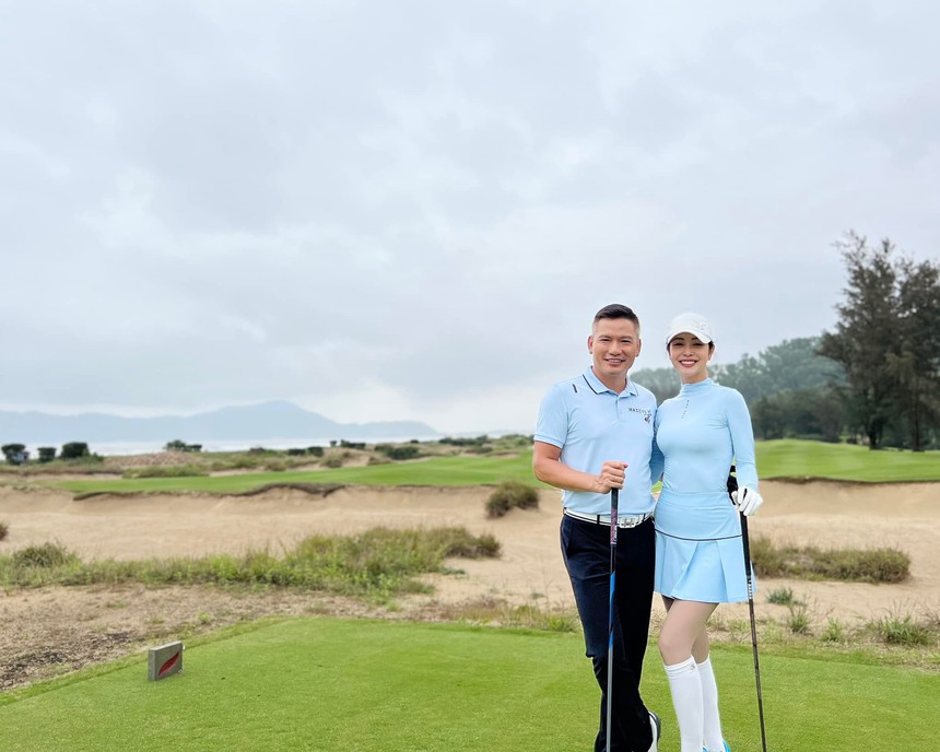 Jennifer Phạm : Hoa hậu mê golf, biến sân cỏ thành sàn diễn thời trang, tôn đường cong ai nấy phải trầm trồ - Ảnh 11.