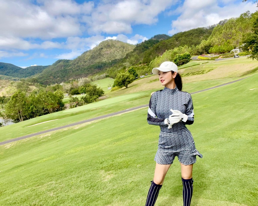 Jennifer Phạm : Hoa hậu mê golf, biến sân cỏ thành sàn diễn thời trang, tôn đường cong ai nấy phải trầm trồ - Ảnh 7.