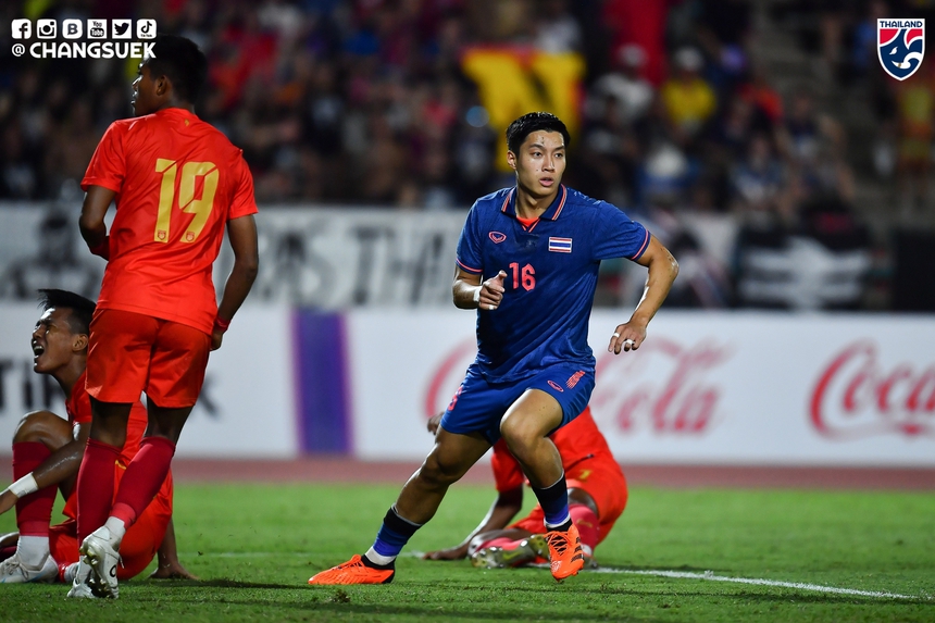 Tuyển thủ U22 Thái Lan đổi đời sau SEA Games 32 - Ảnh 1. Tuyển thủ U22 Thái Lan đổi đời sau SEA Games 32 - Ảnh 1.