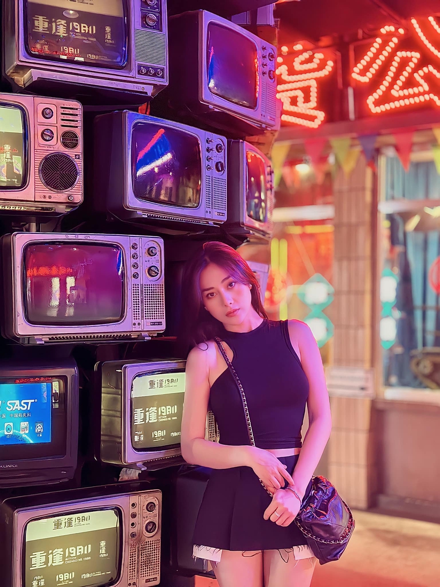 Phương Oanh tung loạt ảnh hoài cổ - Ảnh 1. Phương Oanh tung loạt ảnh hoài cổ - Ảnh 1.