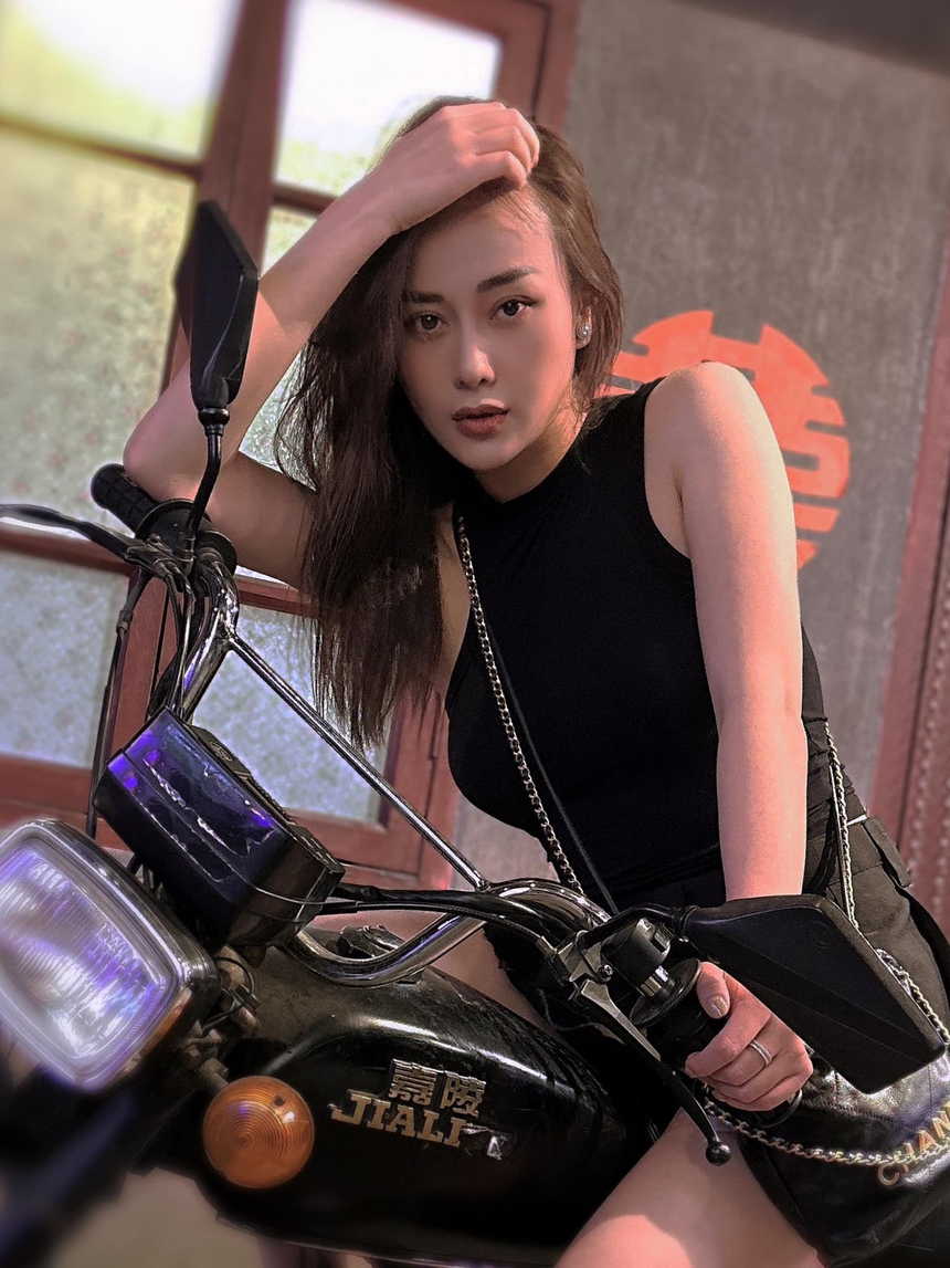 Phương Oanh tung loạt ảnh hoài cổ - Ảnh 2. Phương Oanh tung loạt ảnh hoài cổ - Ảnh 2.