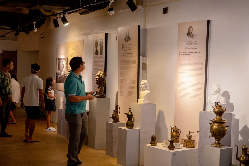 Triển lãm chuyên đề Trịnh Công Sơn 'Cảm hứng từ Thiền và Cà phê' lần đầu tiên tổ chức tại nơi sinh cố nhạc sĩ - Ảnh 3.