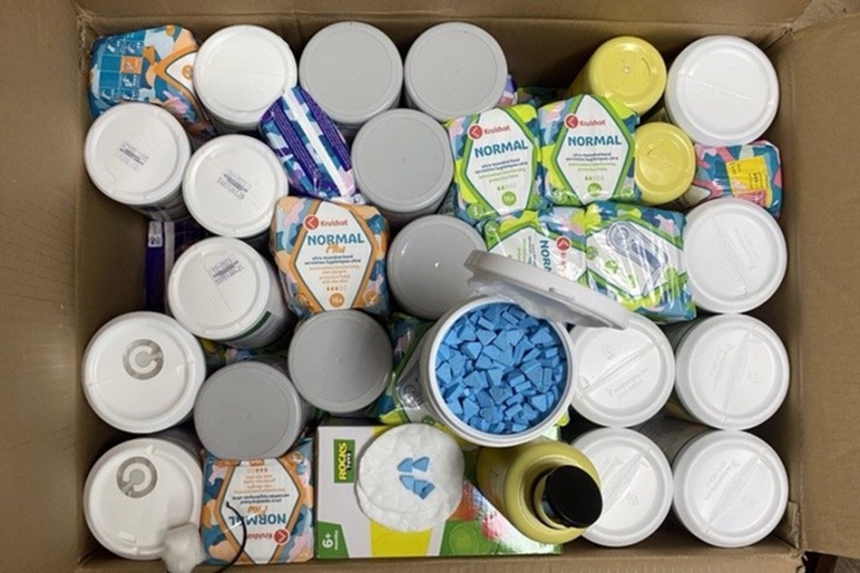 Thủ đoạn ngụy trang ma túy trong kiện hàng ký, gửi qua đường hàng không - Ảnh 1.