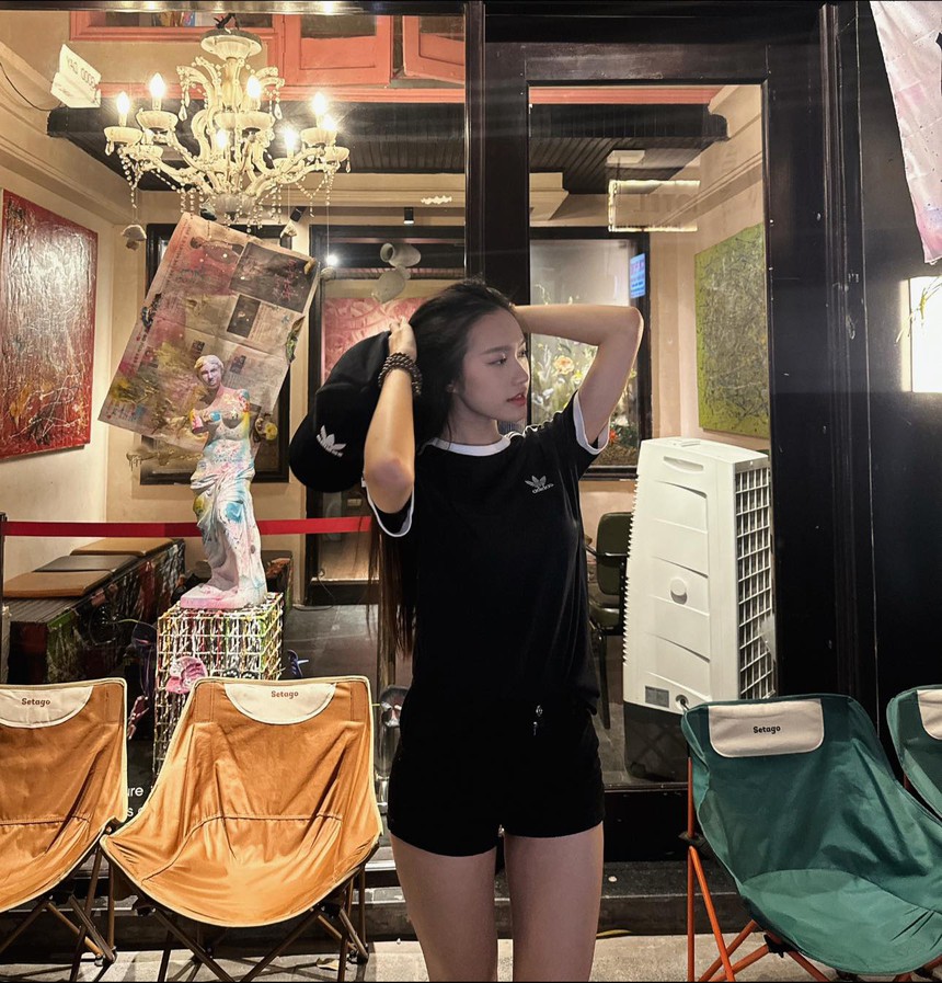 Bạn gái Văn Hậu tiếp tục khoe dáng ngọc, cộng đồng mạng chỉ có thể thốt lên 'quá xuất sắc' - Ảnh 6.