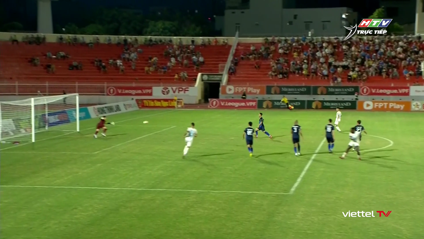 Rafaelson nổ súng, Bình Định vất vả cầm hòa Nam Định, bỏ lỡ cơ hội leo lên top 2 BXH V-League - Ảnh 1.