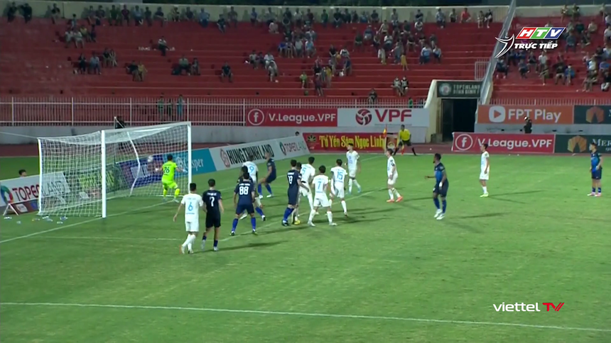 Rafaelson nổ súng, Bình Định vất vả cầm hòa Nam Định, bỏ lỡ cơ hội leo lên top 2 BXH V-League - Ảnh 3.