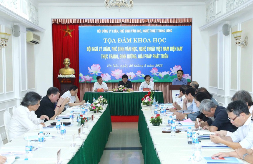 Nâng cao chất lượng đội ngũ lý luận, phê bình văn học, nghệ thuật trong thời kỳ mới - Ảnh 1.
