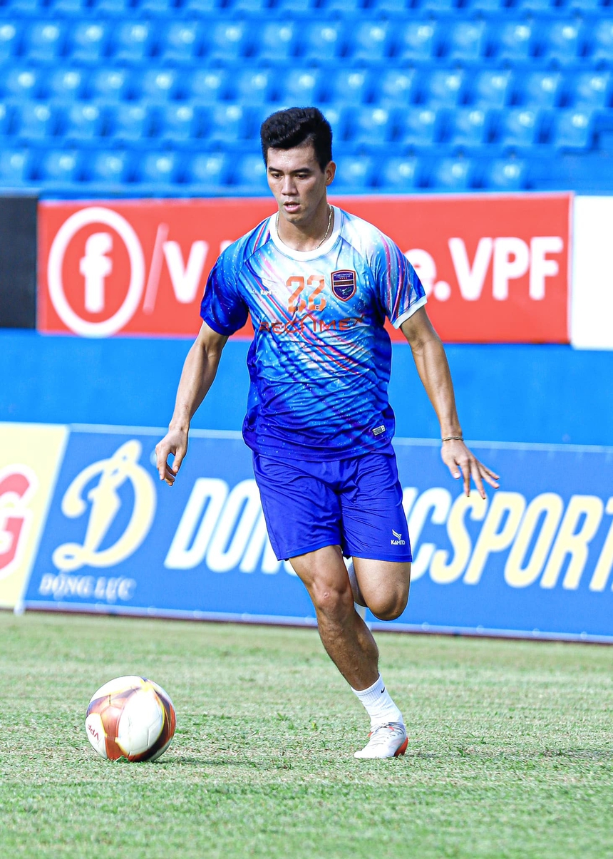 Bóng đá Việt Nam ngày 2/6: HLV Philippe Troussier triệu tập nhiều tân binh lên tuyển Việt Nam - Ảnh 3.