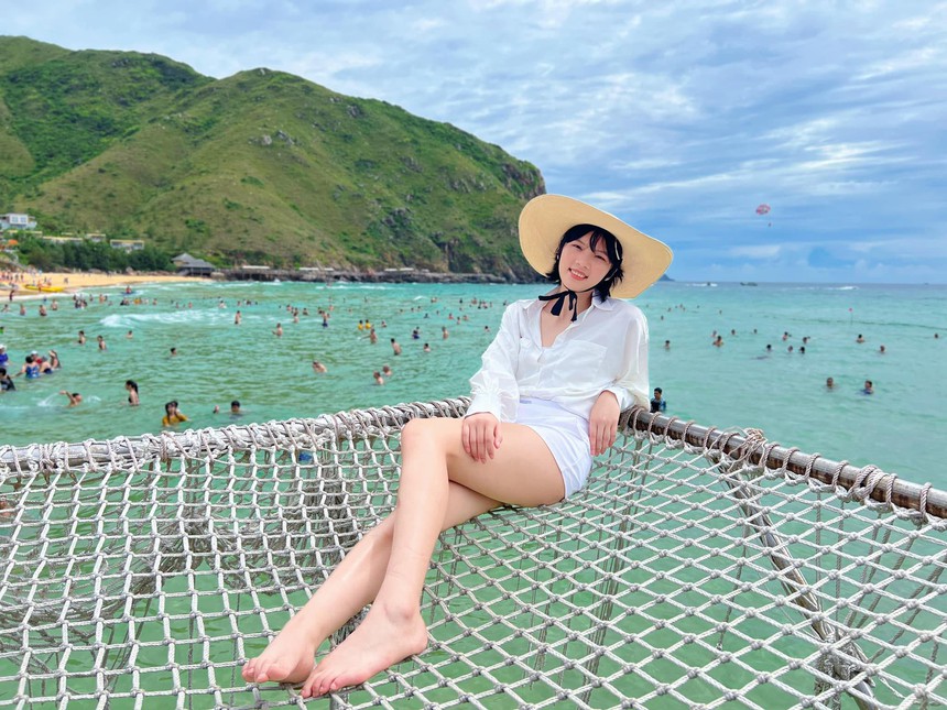 Hot girl 10X biệt danh ‘Ngọc Hoa mới’, làm lu mờ cả các phụ công nổi tiếng Thái Lan, hạnh phúc viên mãn, là tương lai bóng chuyền nữ Việt Nam - Ảnh 4. Hot girl 10X biệt danh ‘Ngọc Hoa mới’, làm lu mờ cả các phụ công nổi tiếng Thái Lan, hạnh phúc viên mãn, là tương lai bóng chuyền nữ Việt Nam - Ảnh 4.