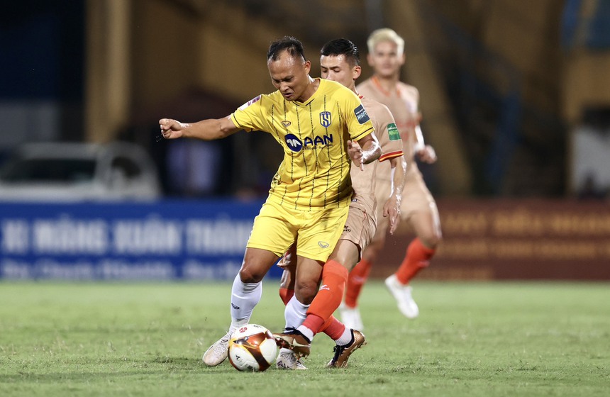 Bóng đá Việt Nam ngày 27/5: Tiến Linh giải tỏa cơn khát bàn thắng - Ảnh 3.