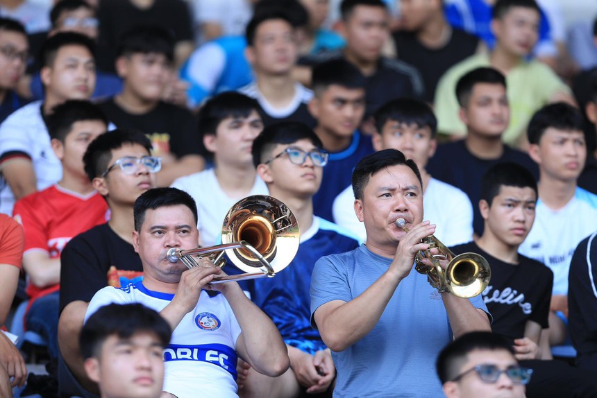 Siêu Cúp bóng đá 7 người quốc gia Bia Saigon 2023: Mobi FC thắng nghẹt thở Đạt Tín FC - Ảnh 4.